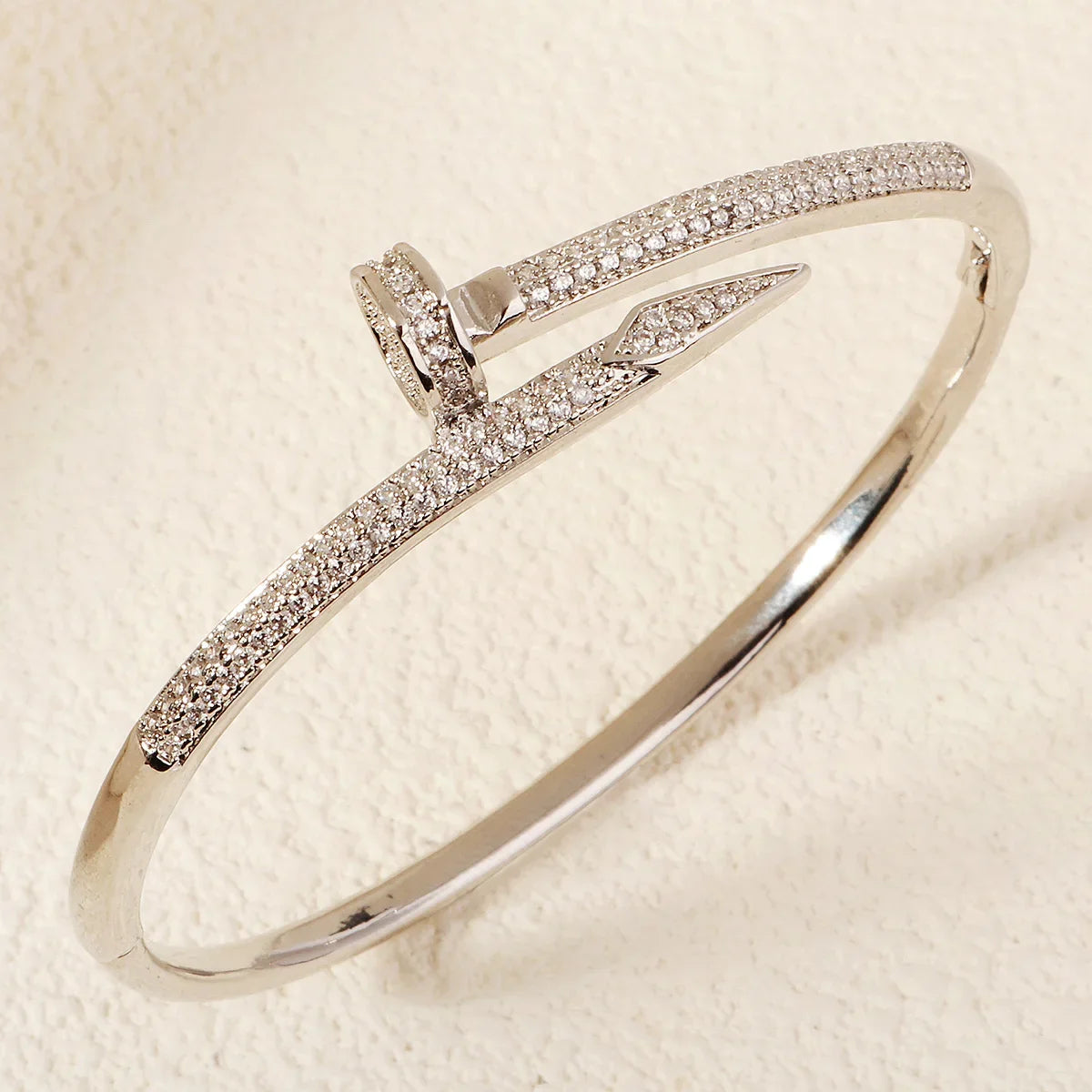 Pulsera Tornillo Luz de Hierro